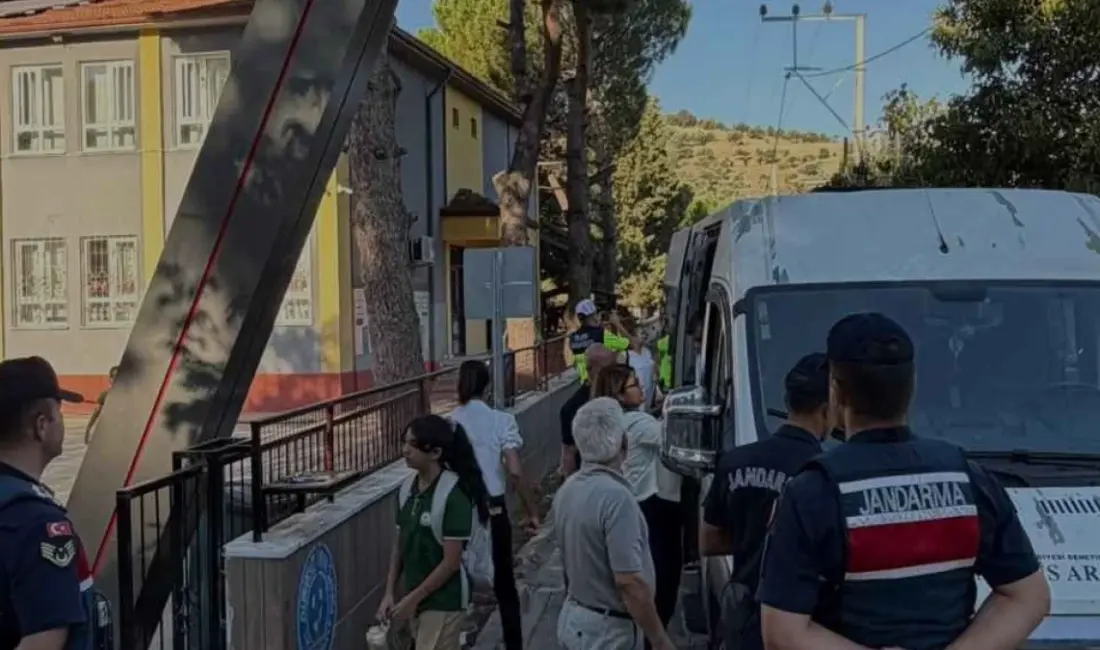 Aydın'ın Koçarlı ilçesinde yeni eğitim öğretim yılı öncesinde okul çevrelerinde