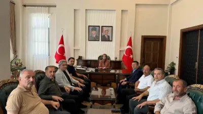 Kuluncak Belediye Başkanı Erhan Cengiz, beraberindeki heyetle birlikte Kuluncak Kaymakamı