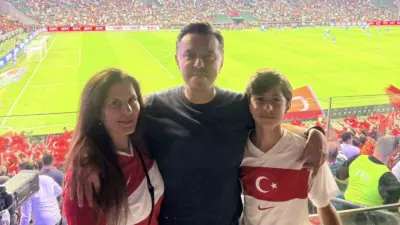 AK Parti Eskişehir Milletvekili Nebi Hatipoğlu ve ailesi, Türkiye-Fransa futbol