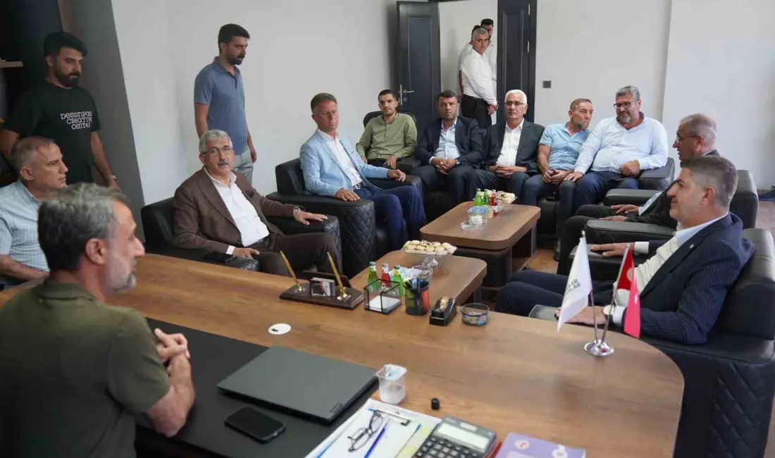 AK Parti Adıyaman Milletvekili İshak Şan ve Kahta Belediye Başkanı
