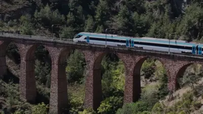 Türkiye'nin ilk yerli ve milli hızlı treni test sürüşlerinde 250