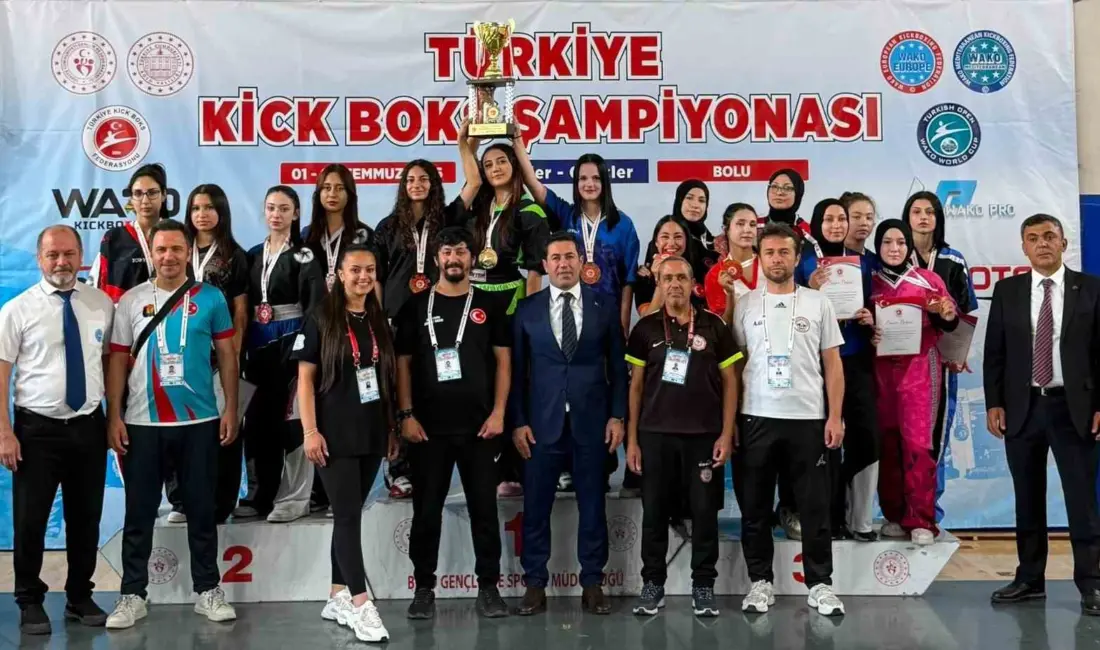 Bursa’nın Mustafakemalpaşa ilçesinde kick boks sporuna kazandırdığı yeni yeteneklerle dikkat