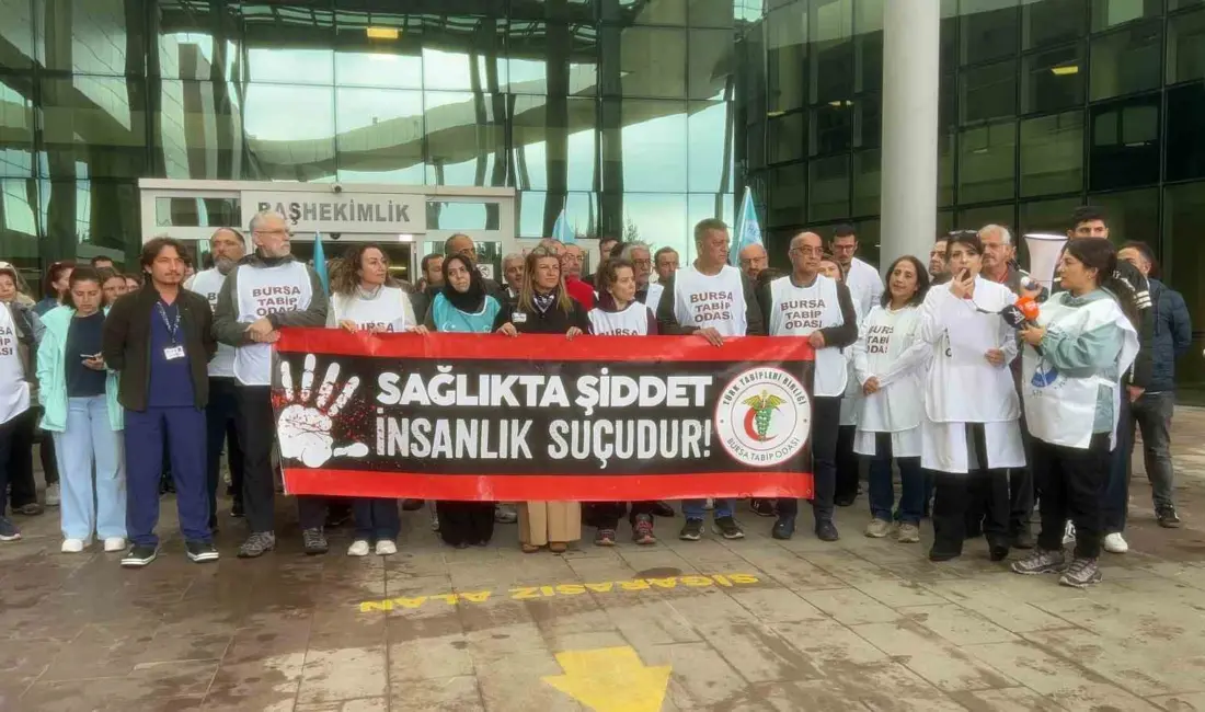 Bursa’da sağlık meslek örgütleri, Mudanya Devlet Hastanesi’nde görev yapan bir