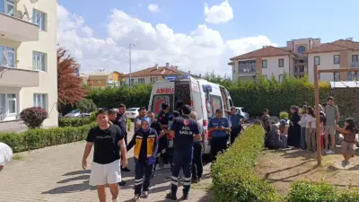 Bursa’nın İnegöl ilçesinde bir apartman dairesinin mutfağında çıkan yangın paniğe