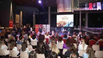 Osmangazi Belediyesi’nin ev sahipliğinde düzenlenen “Kapalı Çarşı’dan Sanayiye: Bursa’nın Ticaret