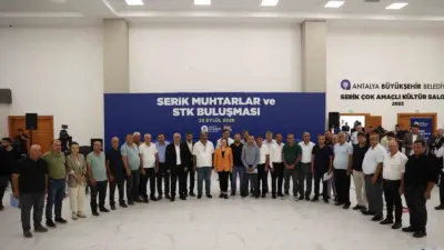 Antalya Büyükşehir Belediyesi Başkan Vekili Büşra Özdemir, beraberinde bürokrat ve
