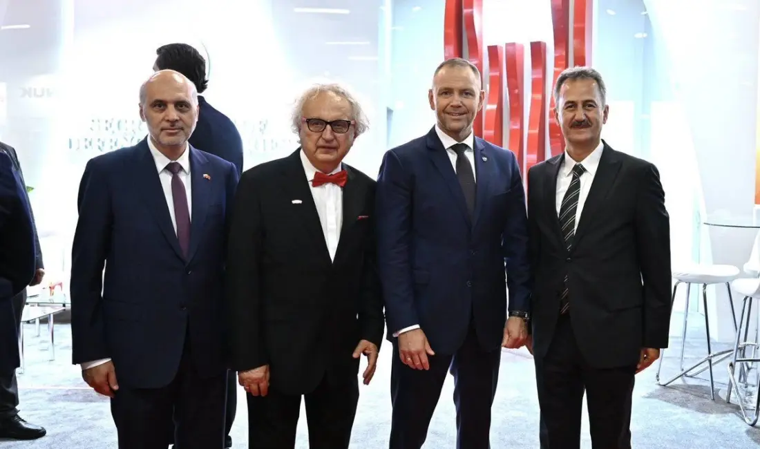 Polonya Cumhurbaşkanı Karol Nawrocki, MSPO Fuarı’nda Cumhurbaşkanlığı Savunma Sanayii Başkanlığı