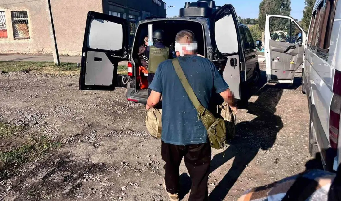 Ukrayna’nın Dnipropetrovsk bölgesinde sivilleri taşıyan minibüse Rusya tarafından insansız hava