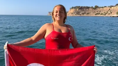Ultra maraton yüzücüsü 24 yaşındaki Türk sporcu Ece Demir, ABD’nin