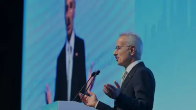 Bakan Uraloğlu, 8. Dünya Havalimanları Deneyim Zirvesi'nde Türkiye'nin 133 ülkede