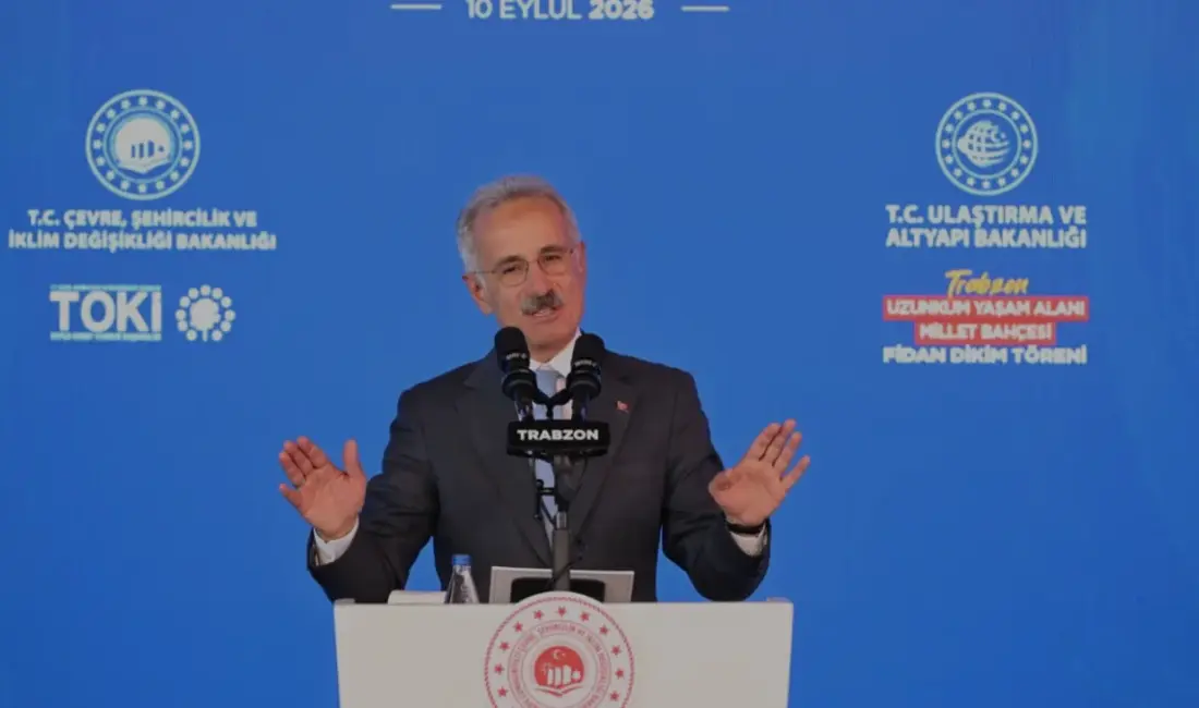 Bakan Uraloğlu, Trabzon'da Uzunkum Millet Bahçesi fidan dikim töreninde raylı
