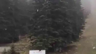 Bursa’da kış turizminin önemli merkezlerinden Uludağ’a sezonun ilk karı yağdı.