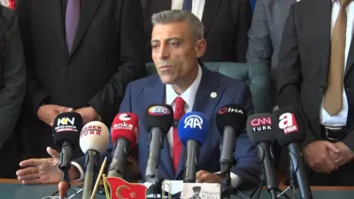 Yenilik Partisi Genel Başkanı Öztürk Yılmaz, isim konusunda yaşanan sorunun