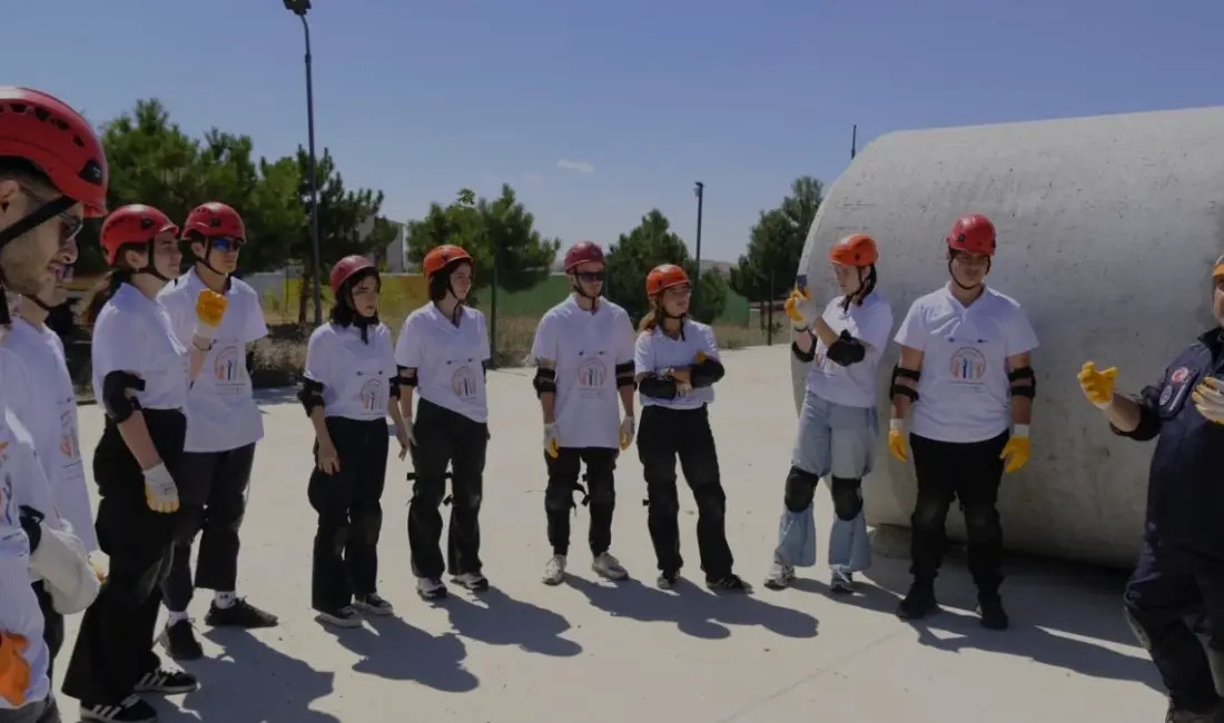 Yozgat'ta düzenlenen You FuTuRe projesiyle 150 genç, AFAD uzmanlarından uygulamalı