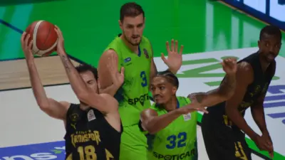 Türkiye Sigorta Basketbol Süper Ligi'nin (BSL) 3. haftasında sahasında Esenler