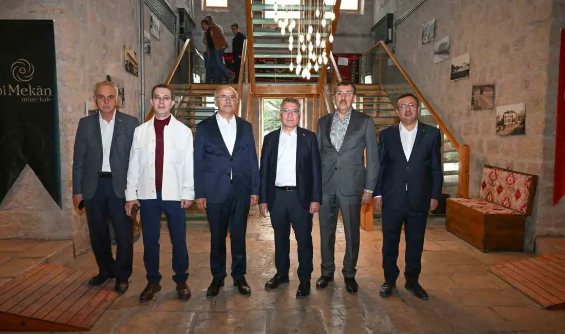Malatya Büyükşehir Belediyesi tarafından yeniden düzenlenerek kitap kafe konseptiyle hizmete