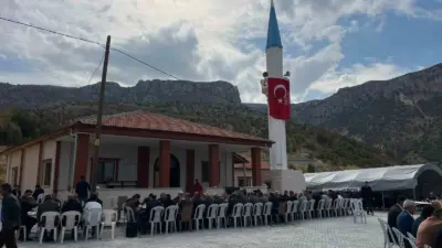 Malatya’nın Akçadağ ilçesinde yapımı tamamlanan Keklikpınarı Camisi, düzenlenen törenle ibadete