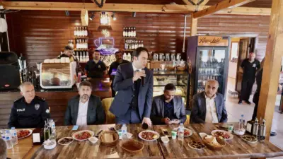 Malatya’nın Akçadağ Belediye Başkanı Hasan Ulutaş, ilçedeki muhtarlarla bir araya