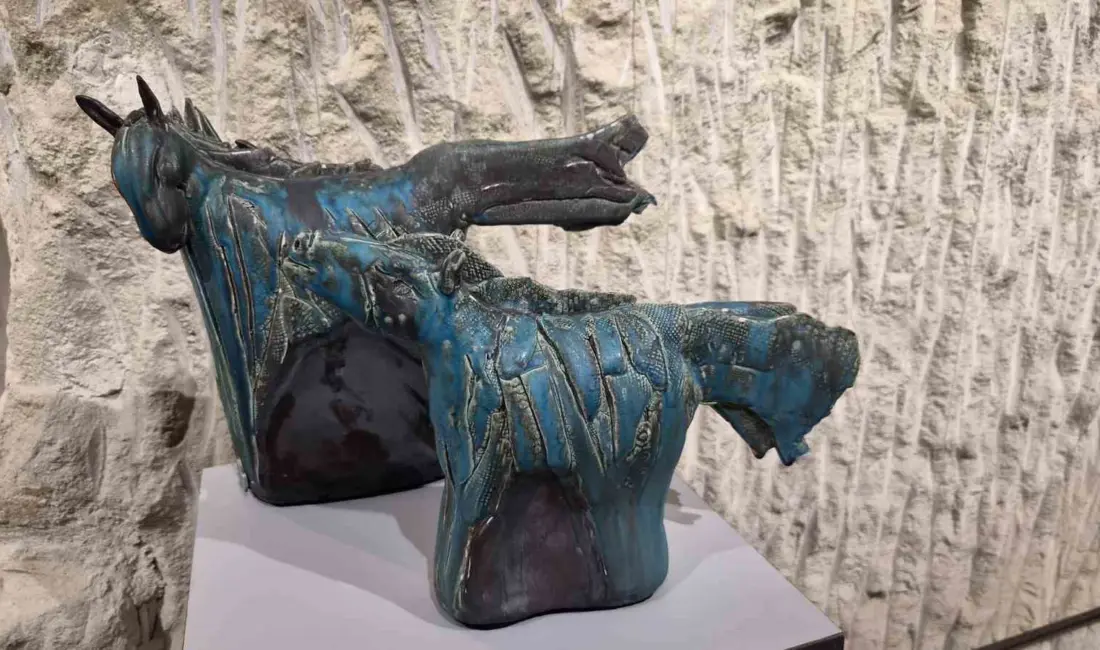 Bursa’daki Akeramos Sanat Merkezi, 10. kuruluş yılı etkinlikleri kapsamında “Ateşten