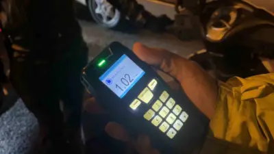 Bursa’da alkol denetimi yapan ekipleri gören motosiklet sürücüsü, önce ters