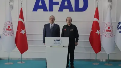 Ankara Valisi Yakup Canbolat, AFAD Başkanı Vali Ali Hamza Pehlivan