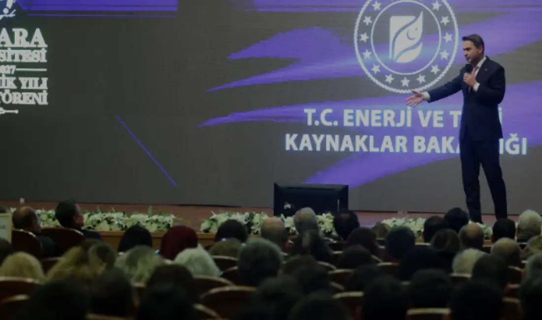 Bakan Bayraktar, Türkiye'nin 2040 yılına kadar enerjisinin yüzde 70'ini yenilenebilir