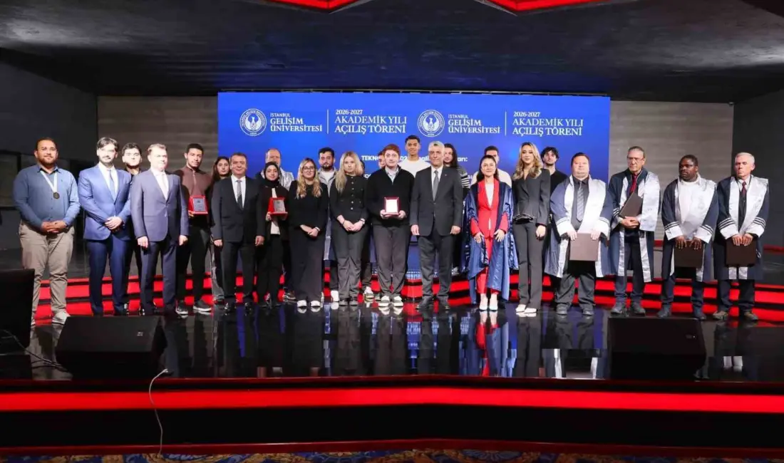 İstanbul Gelişim Üniversitesi 2026-2027 Akademik Yılı Açılış Törenine katılan Ticaret