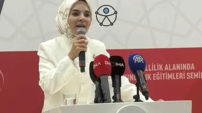 Gaziantep’te “Engellilik Alanında Farkındalık Eğitimleri Semineri-Birlikte Mümkün” programında konuşan Aile