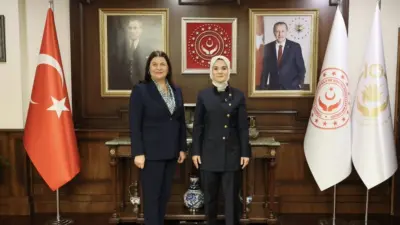 Aile ve Sosyal Hizmetler Bakanı Mahinur Özdemir Göktaş, Foça Belediye