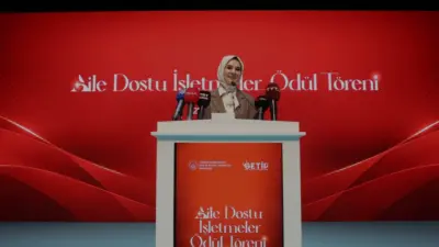 Bakan Göktaş, Kocaeli'de düzenlenen ödül töreninde aile dostu iş yerlerinin