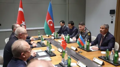 Milli Savunma Bakanı Yaşar Güler, mevkidaşı Orgeneral Zakir Hasanov ile