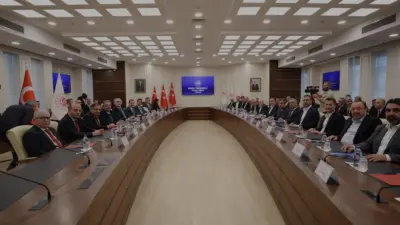 Bakan Işıkhan, kamu personel sisteminin geleceğin ihtiyaçlarına göre güncelleneceğini belirterek