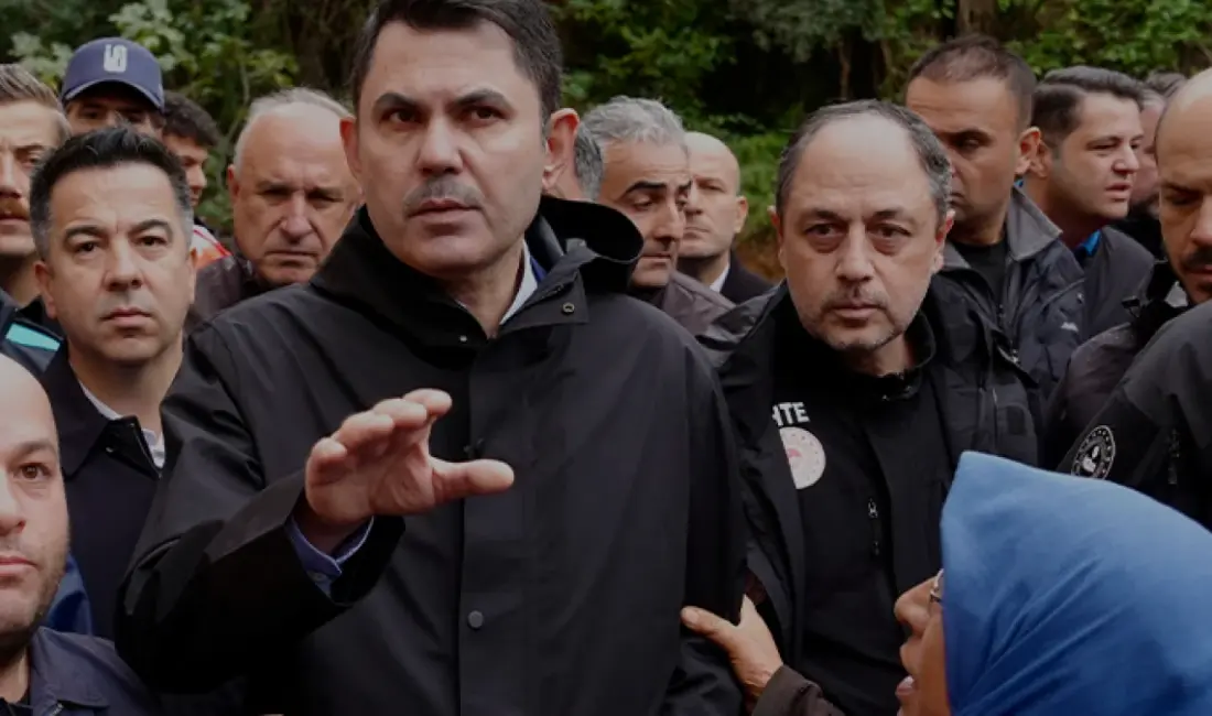 İstanbul Ayazağa'daki sel felaketinde incelemelerde bulunan Bakan Kurum, 3 vefat