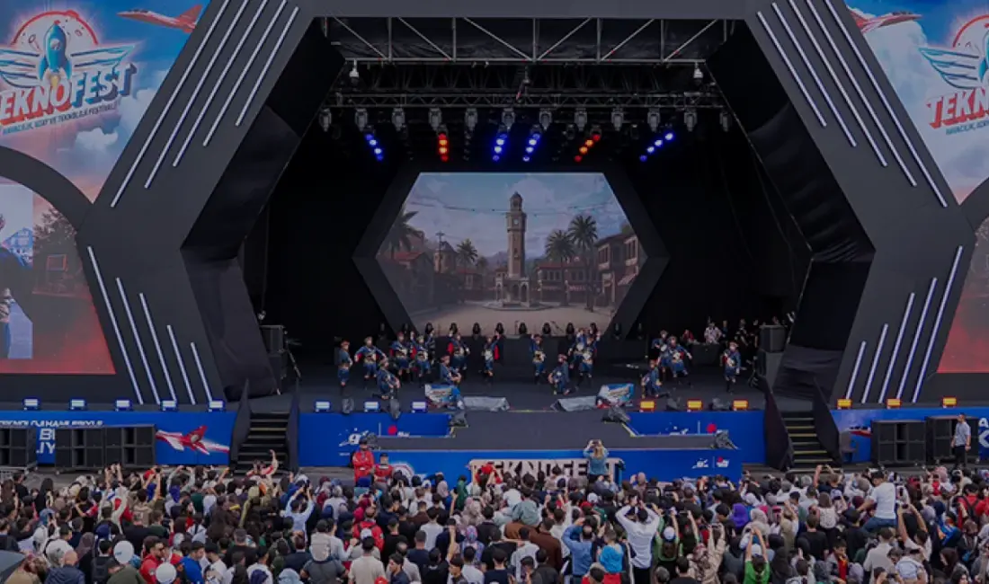 Bakan Murat Kurum, TEKNOFEST Güneydoğu kapsamında kurulan bakanlık stantlarını inceleyerek