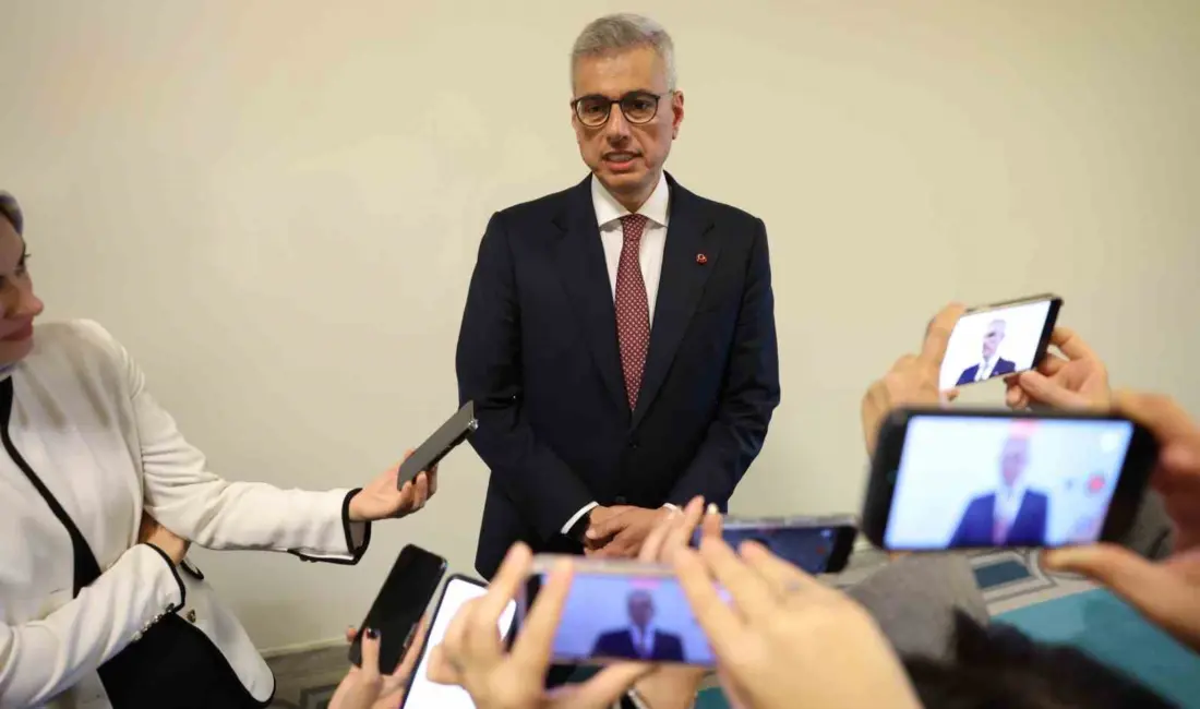 Sağlık Bakanı Kemal Memişoğlu, Sağlık Bakanlığınca 18 yaş altına sigara