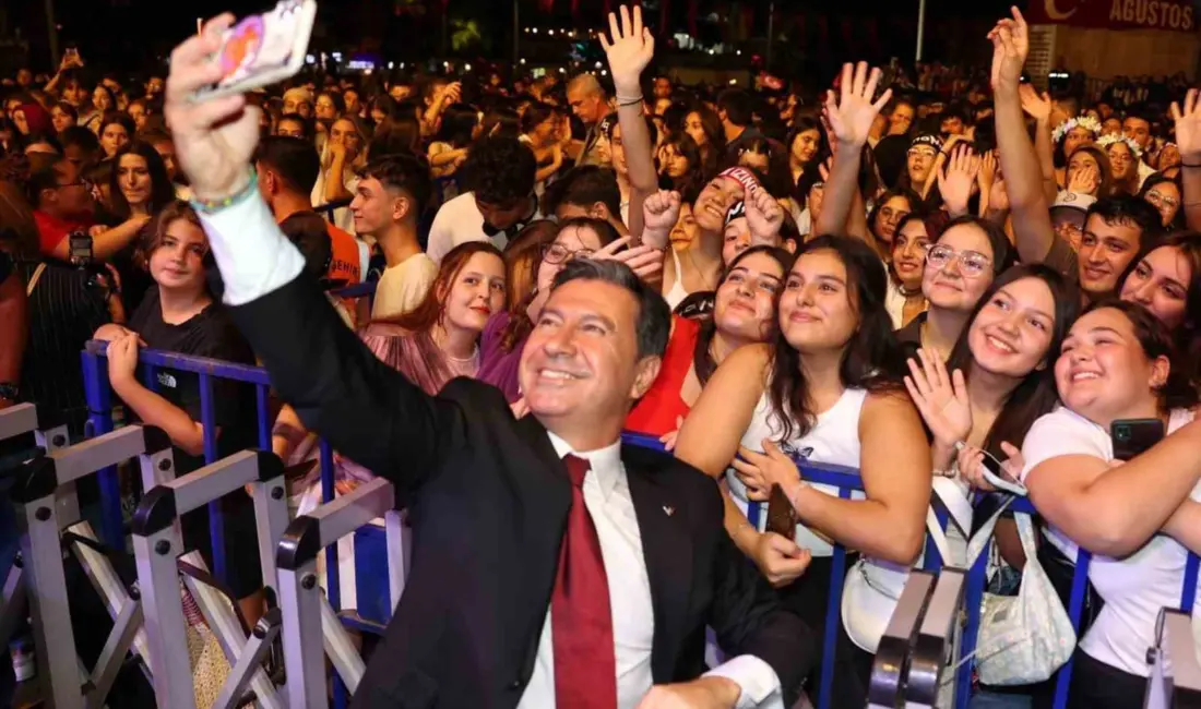 Muğla Büyükşehir Belediye Başkanı Ahmet Aras, Cumhuriyet’in ilanının 103. yılı