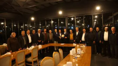 Mahalle muhtarlarıyla bir araya gelen Bingöl Belediye Başkanı Erdal Arıkan,