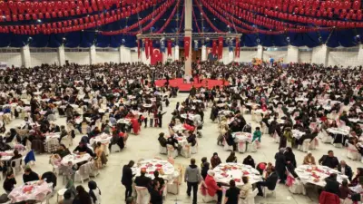 Isparta Belediye Başkanı Şükrü Başdeğirmen, Cumhuriyet’in 103’üncü yıldönümü dolayısıyla düzenlenen