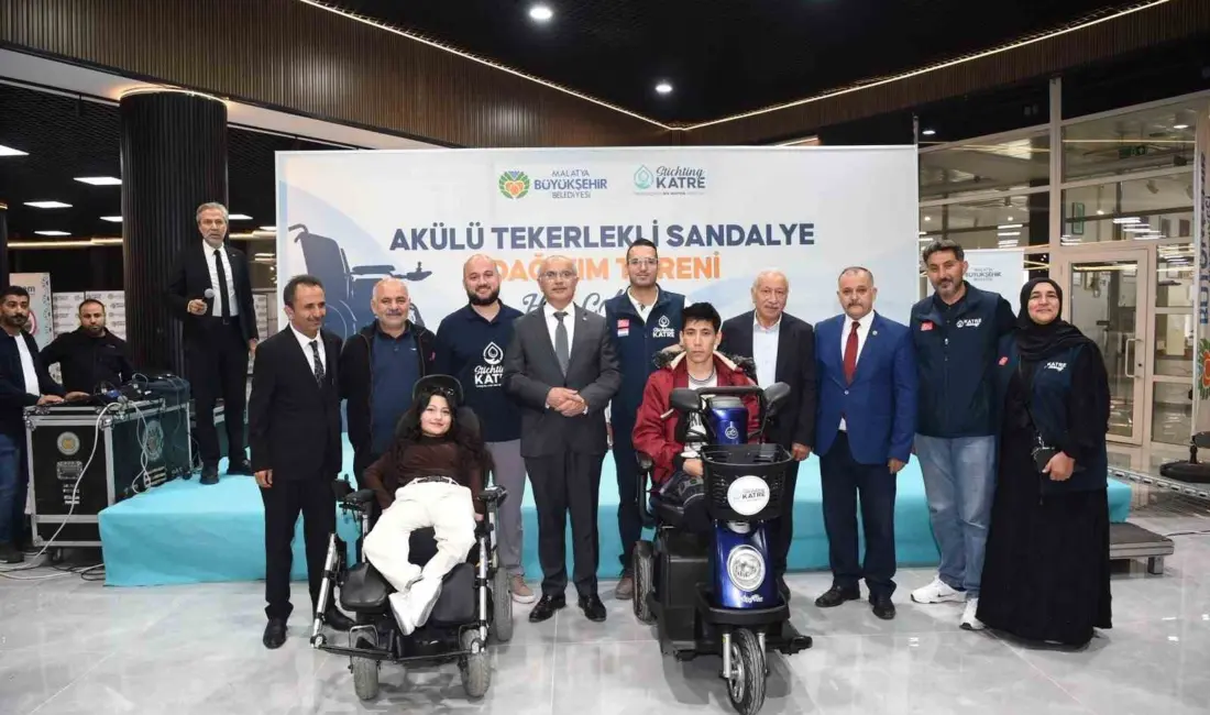 Malatya Büyükşehir Belediye Başkanı Sami Er, ihtiyaç sahibi vatandaşların yaşamını