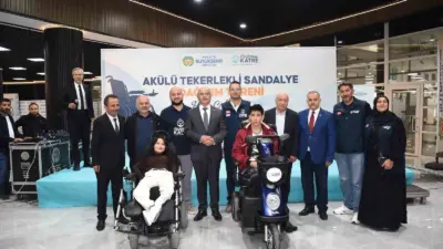 Malatya Büyükşehir Belediye Başkanı Sami Er, ihtiyaç sahibi vatandaşların yaşamını