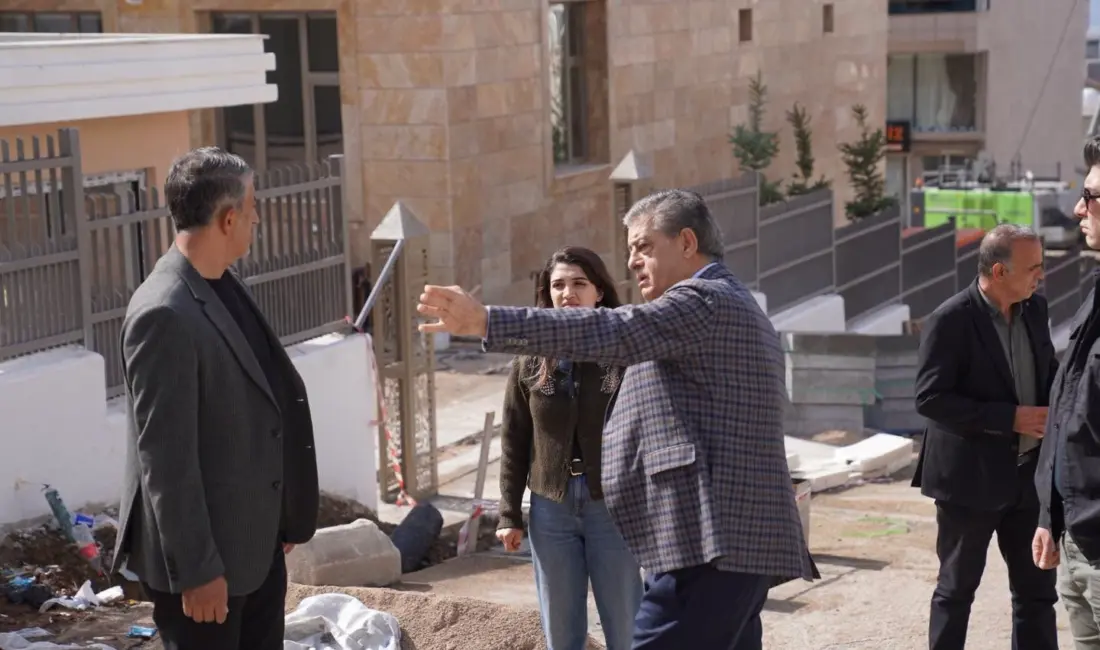 Şırnak Belediye Başkanı Mehmet Yarka, sabah mesaisine kent merkezinde devam