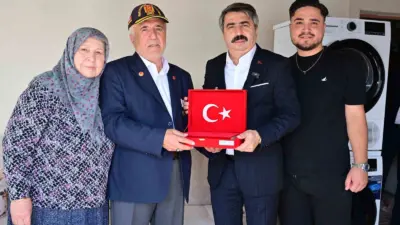 Bursa’da Yıldırım Belediye Başkanı Oktay Yılmaz Kıbrıs Gazisi Cafer Kaya