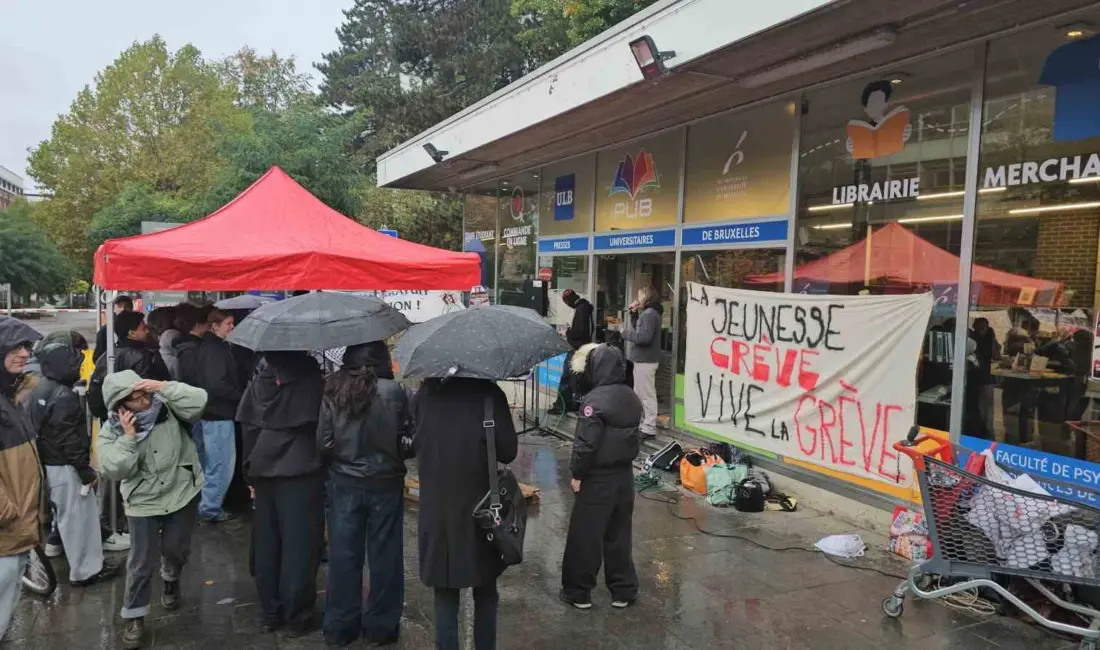 Belçika’da hükümetin politikalarını protesto eden öğrenciler, Brüksel Hür Üniversitesi (ULB)
