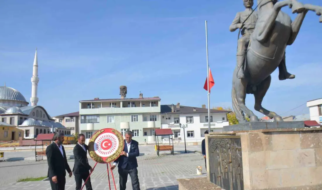 Muş’un Bulanık ilçesinde 19 Ekim Muhtarlar Günü dolayısıyla Kent Meydanında