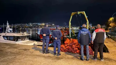 Bursa’nın Gemlik ilçesine bağlı Gemsaz sahilinde gerçekleştirilen ortak denetimde kaçak