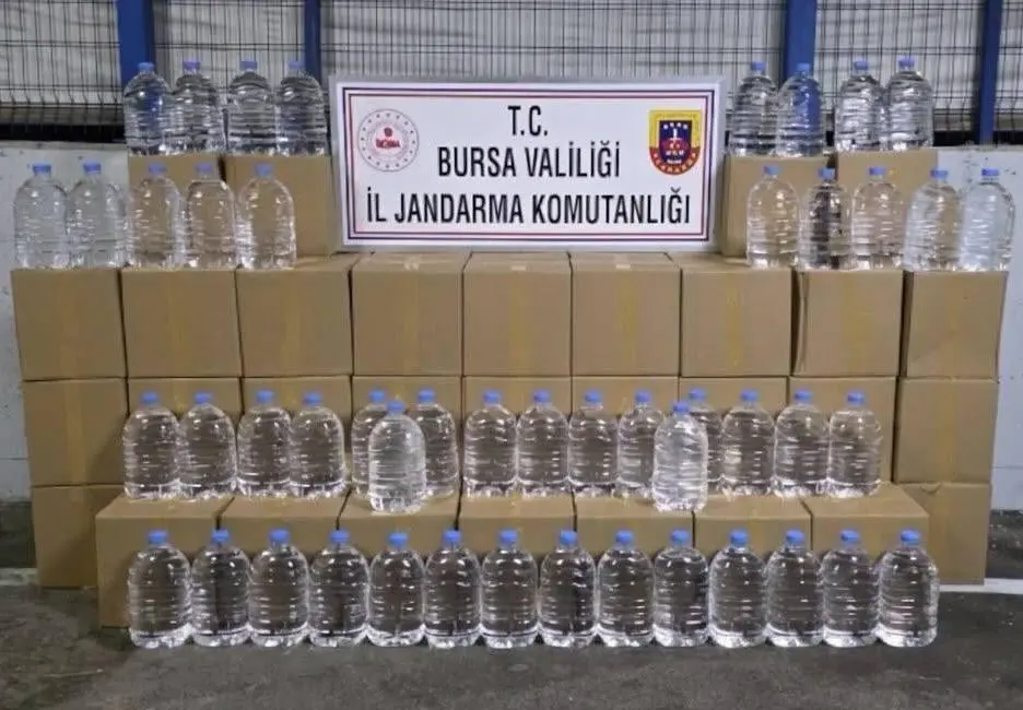 Bursa’da kaçakçılığın önlenmesine yönelik yapılan operasyonlarda bir araçta yapılan aramada,