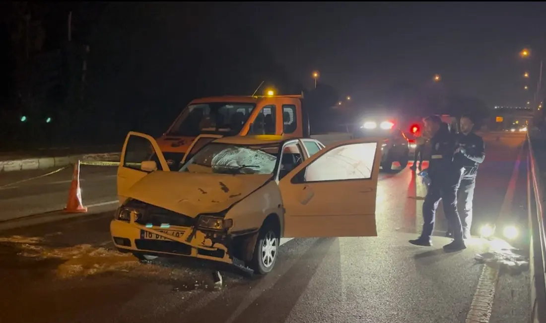 Bursa’da ana yoldan karşıya geçmek isteyen bir kişiye seyir halindeki