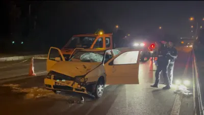 Bursa’da ana yoldan karşıya geçmek isteyen bir kişiye seyir halindeki
