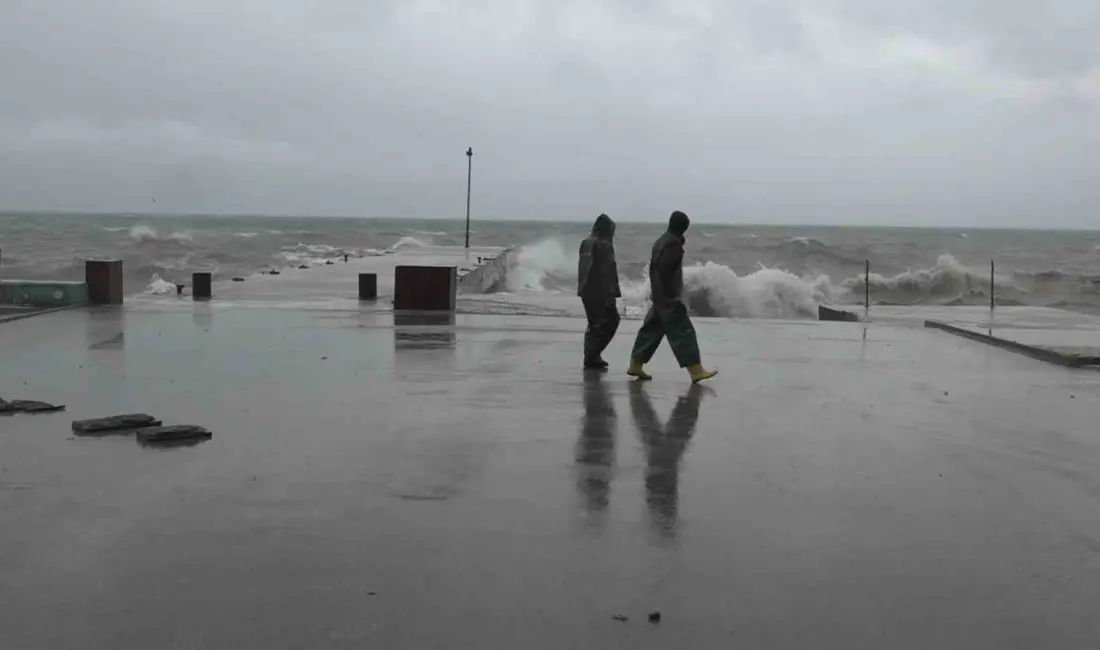 Bursa’da etkili olan yağışla birlikte, Mudanya ilçesine turistik Zeytinbağı Mahallesi’nde