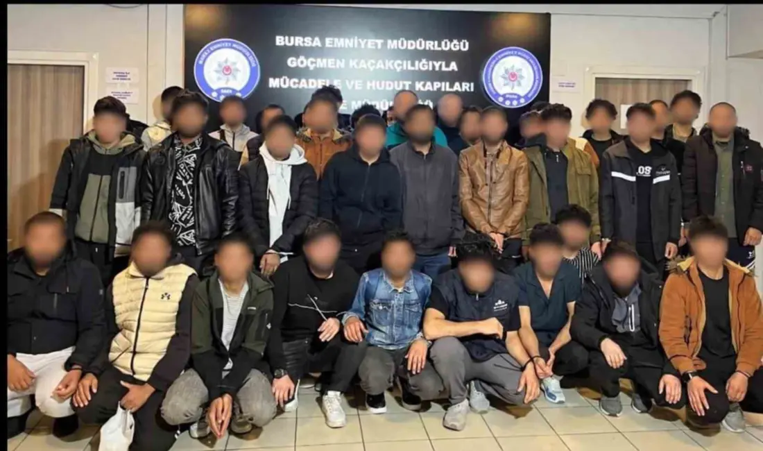 Bursa’da göçmen kaçakçılığıyla mücadele kapsamında düzenlenen operasyonlarda 11 şüpheli yakalandı.